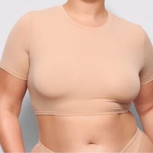 SKIMS "fits everybody" super Crop Top in Sand NWT